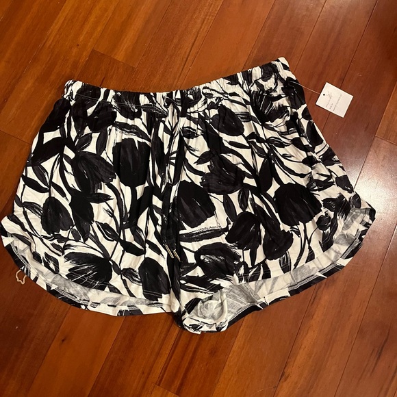 NWT Women’s Tulip Black and White Short Pajama Set Size Medium - Picture 6 of 7